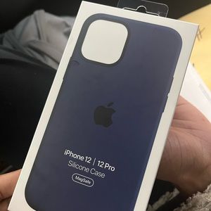Brand NEW iPhone 12 (SILICONE MAGNA SAFE ) Case